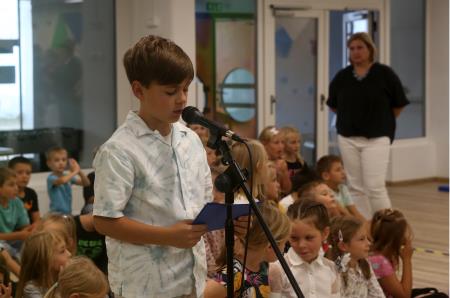 PRVOŠOLČKI CERKNICA 08 FOTO LJUBO VUKELIČ